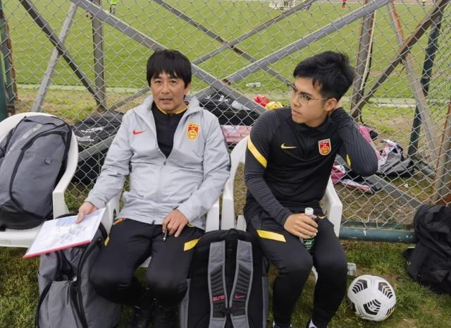 1719970443319040656.jpg U15.jpg