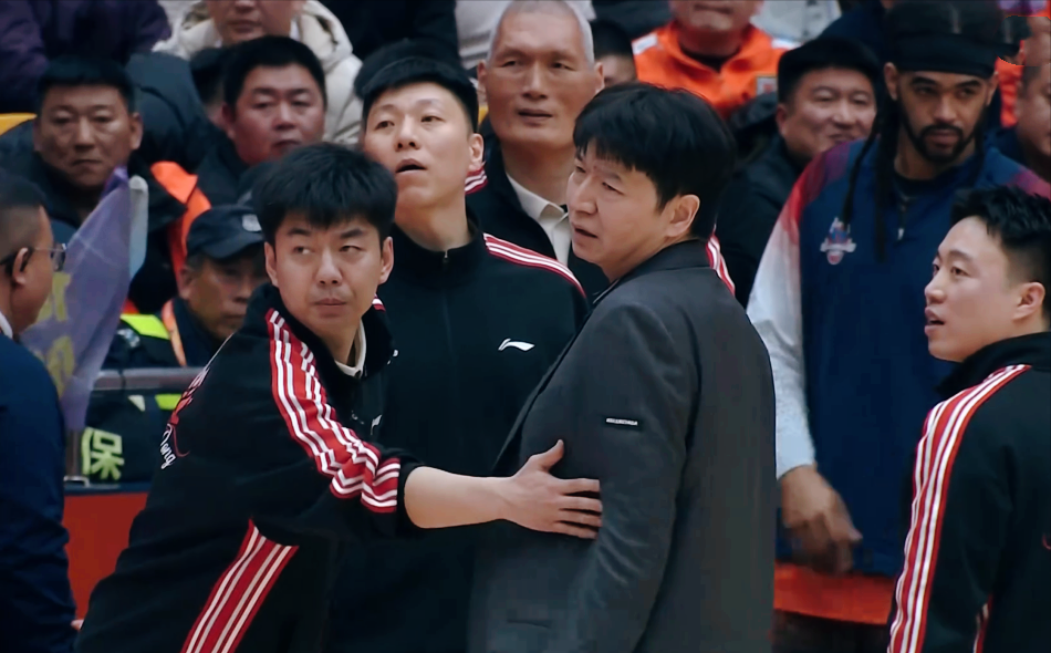 九游体育网站入口-爆砍42分！克里斯大号2双，CBA焦点1战：山东险胜，2大外援咋回事